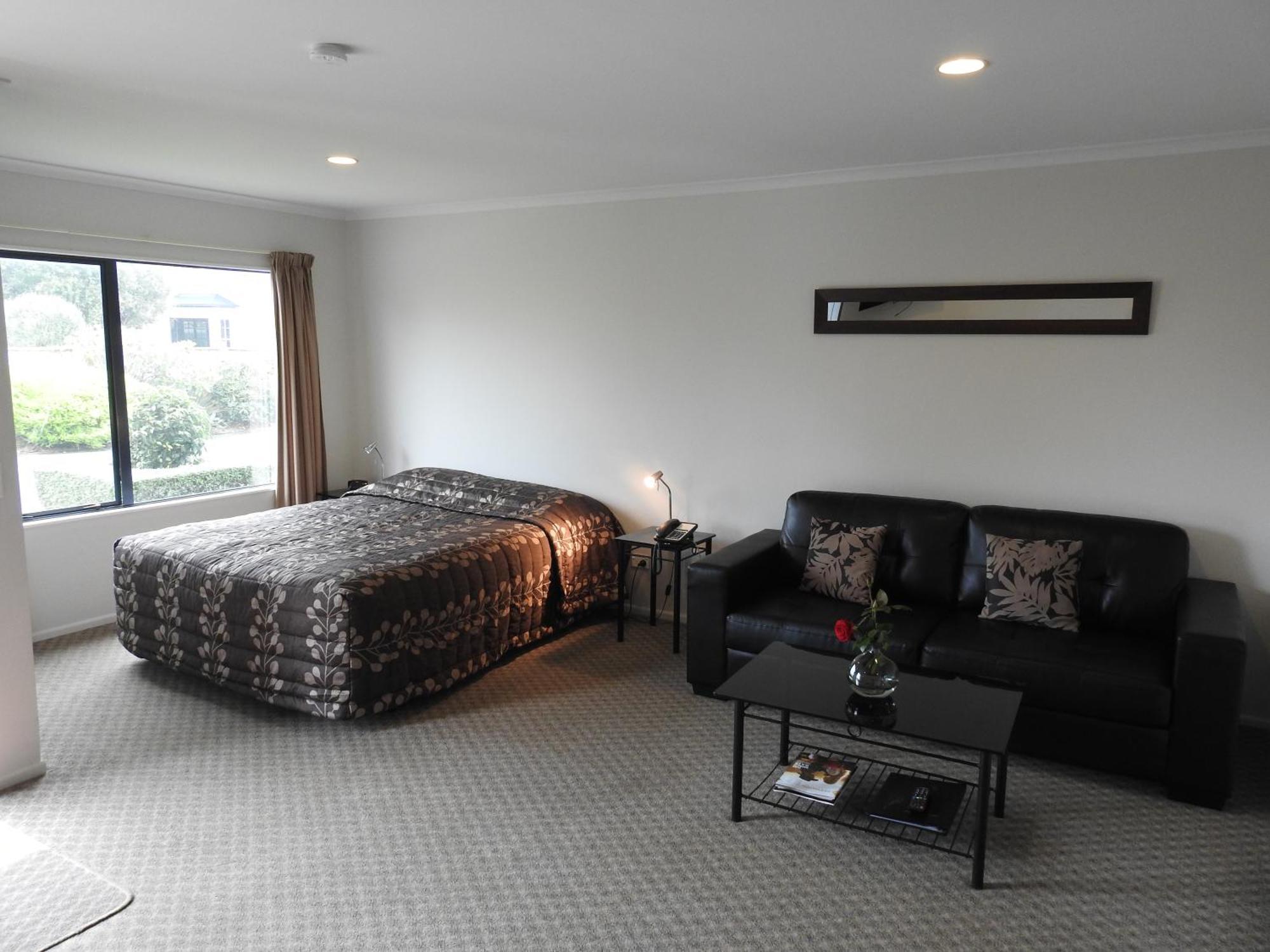 Tudor Lodge Motel Хауера Екстериор снимка